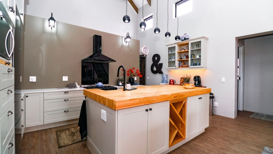 4 Bedroom Property for Sale in Stilbaai Wes Western Cape